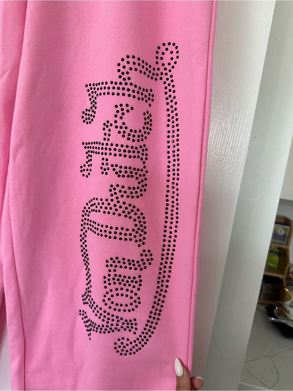 Von Dutch Pink Wide Leg Sweatpants Rhinestone Logo Size Large NWT - Picture 2 of 8